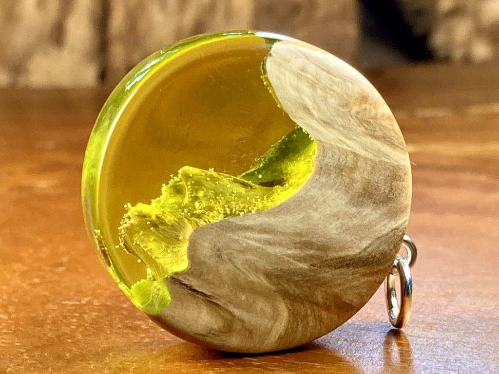 Anhänger aus australischem Eukalyptusholz