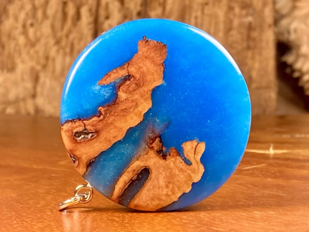 Anhänger aus australischem Eukalyptusholz