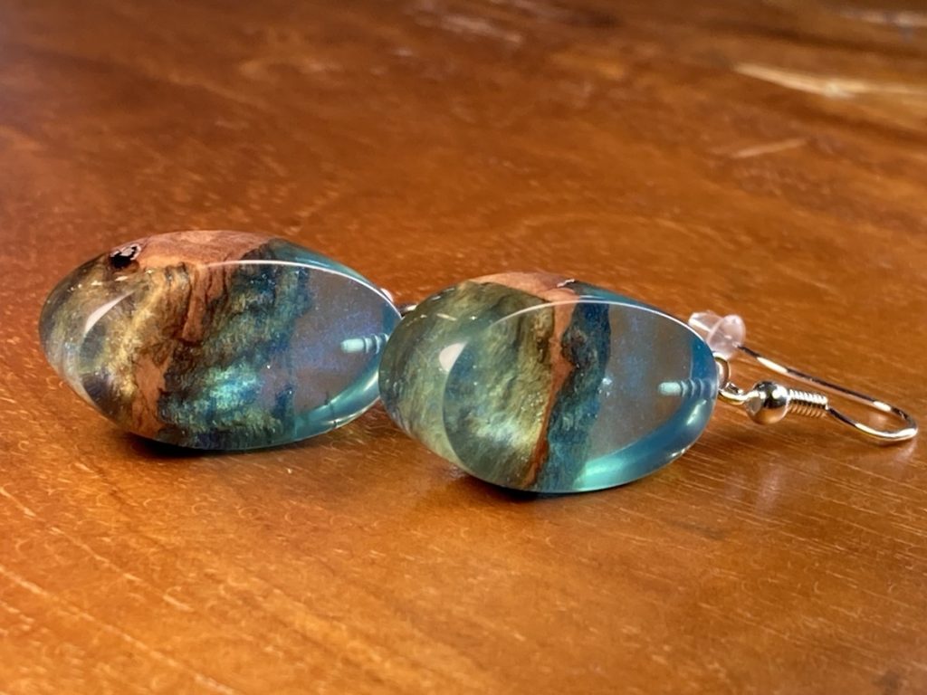 Ohrringe aus australischem Eukalyptusholz